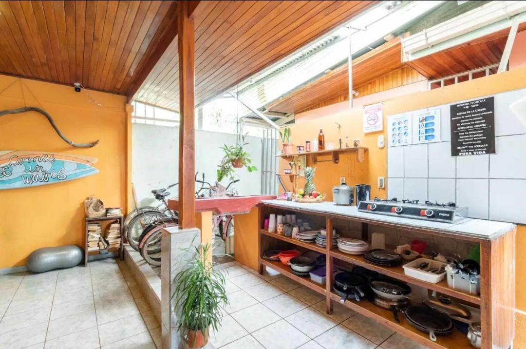 Cocobolo Surf Hotel & School Playa Santa Teresa  Екстер'єр фото